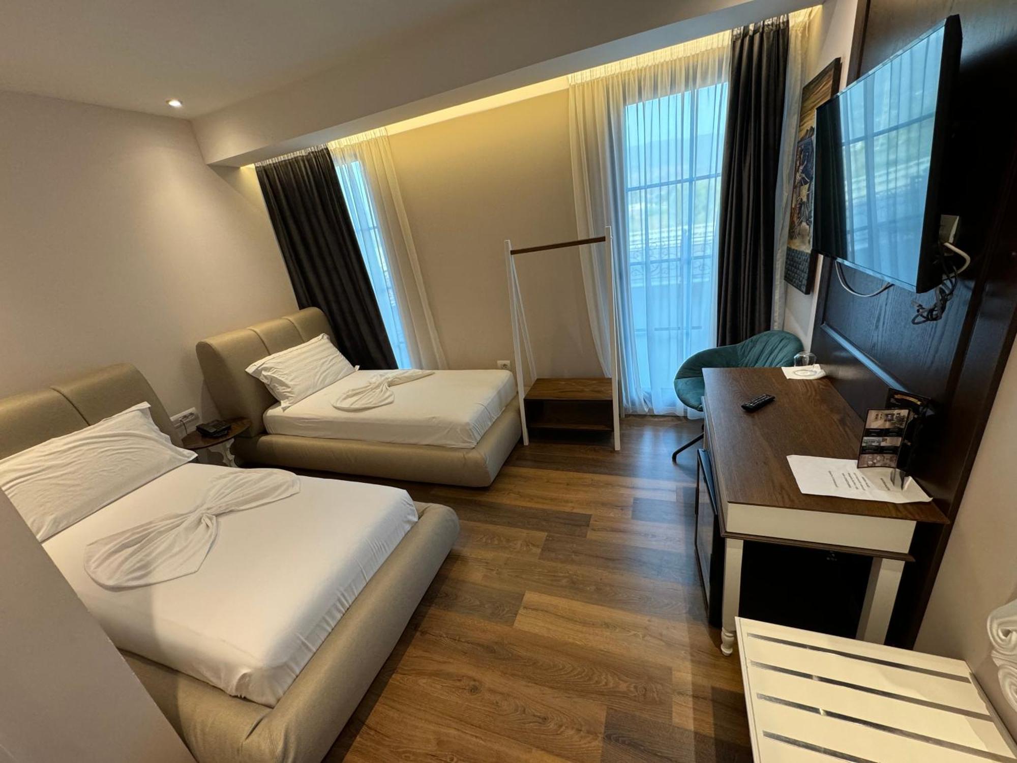 Arberia Palace Hotel Fushe Milot Εξωτερικό φωτογραφία